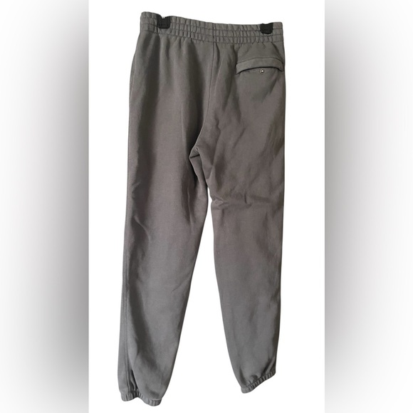 Nike Gray Sweatpants with Athletic Design - Picture 2 of 6